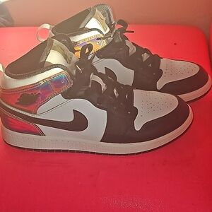 Jordan 1 retro mid heat reactive size 3 used black and white